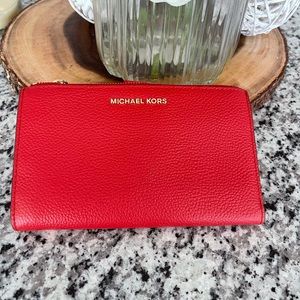🔴WEEKEND SALE🔴NWOT- Michael Kors Large Double Zip
Wallet Flame